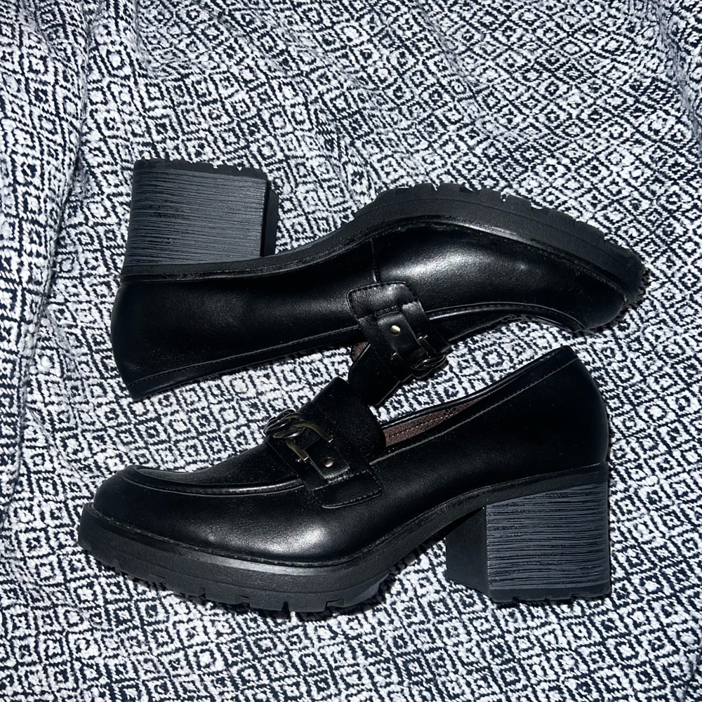 Size 9 heel loafers